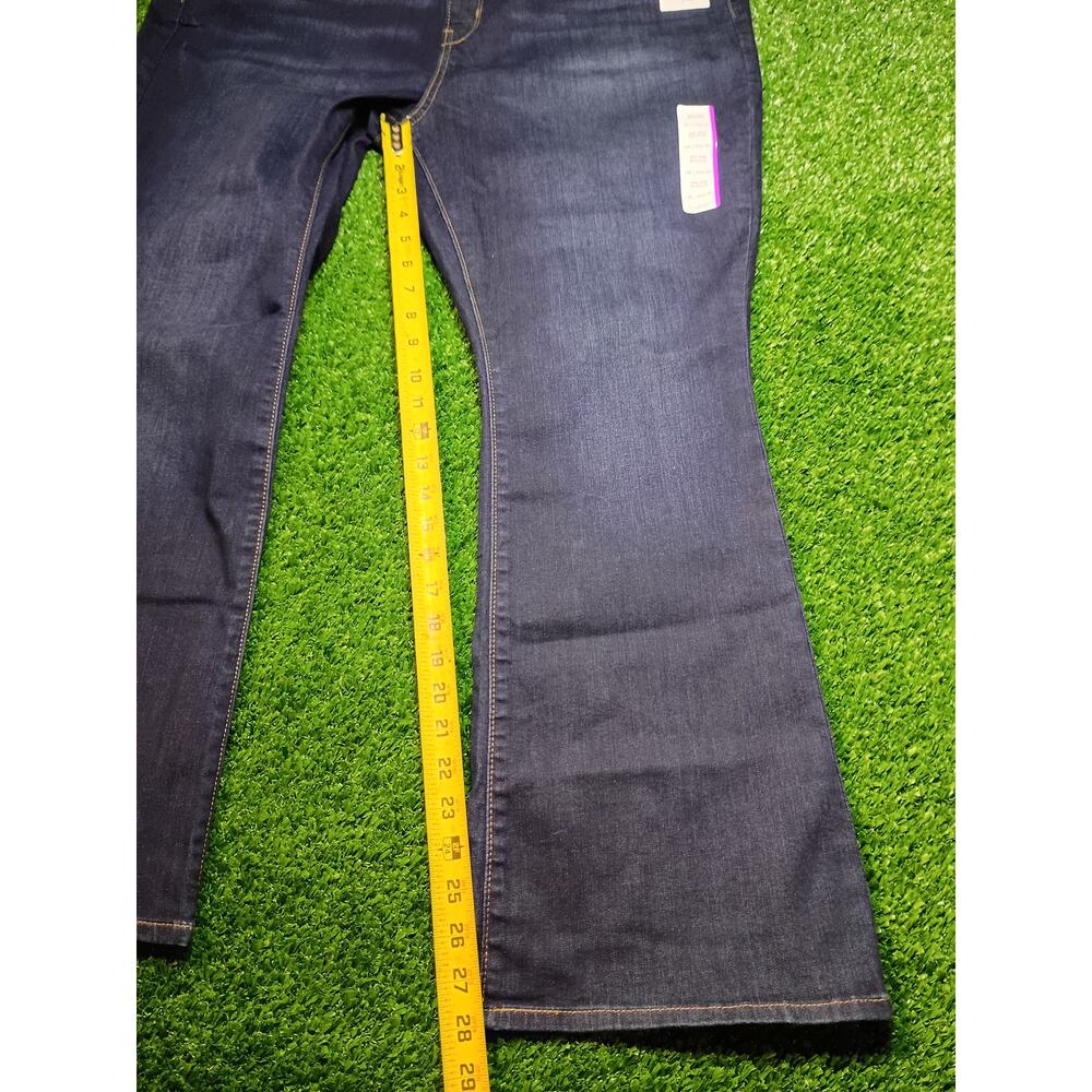 Levi Strauss & Co. Mid-Rise Bootcut Jeans 18S - Picture 5 of 9